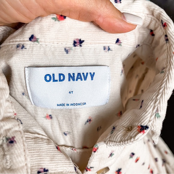 Old Navy Corduroy - 4T - Picture 4 of 4